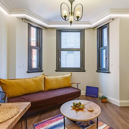 Enchanting Flat In Beyoglu With Bosphorus View *